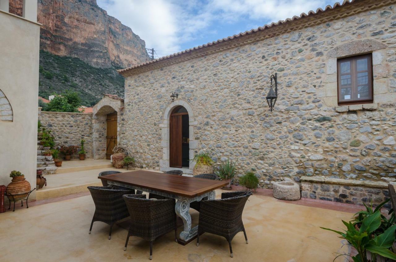 Panthemis Villa Leonidio Exterior photo